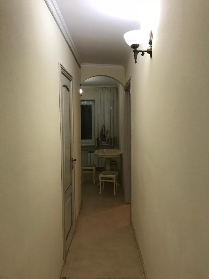 Sunny Apartment Overlooking The Royal Village キエフ エクステリア 写真